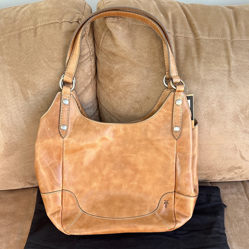 Frye Melissa Leather Four Poster Beige Shoulder Bag
Brand New with Tags